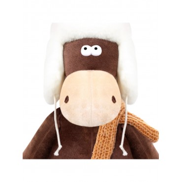 Конь Василий в ушанке и шарфе (27 см)